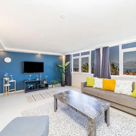 Daire Superb Flat Near Hadrian's Gate